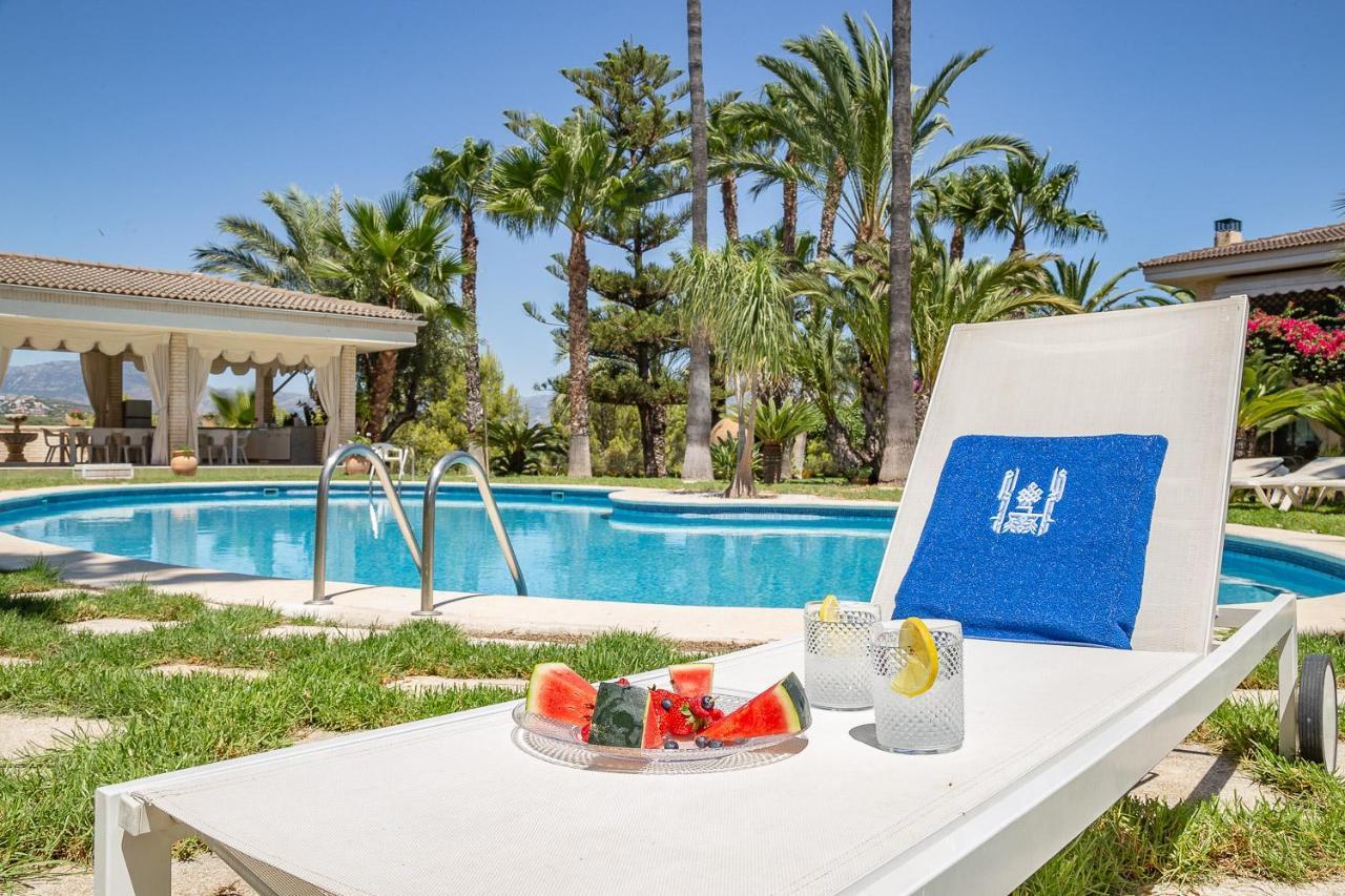 Villa Aldar El Albir Exteriör bild
