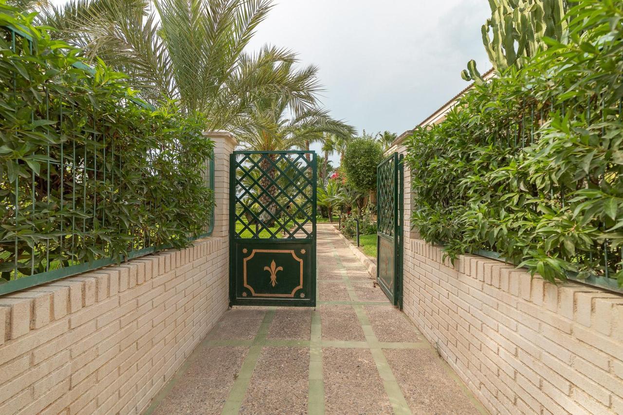 Villa Aldar El Albir Exteriör bild