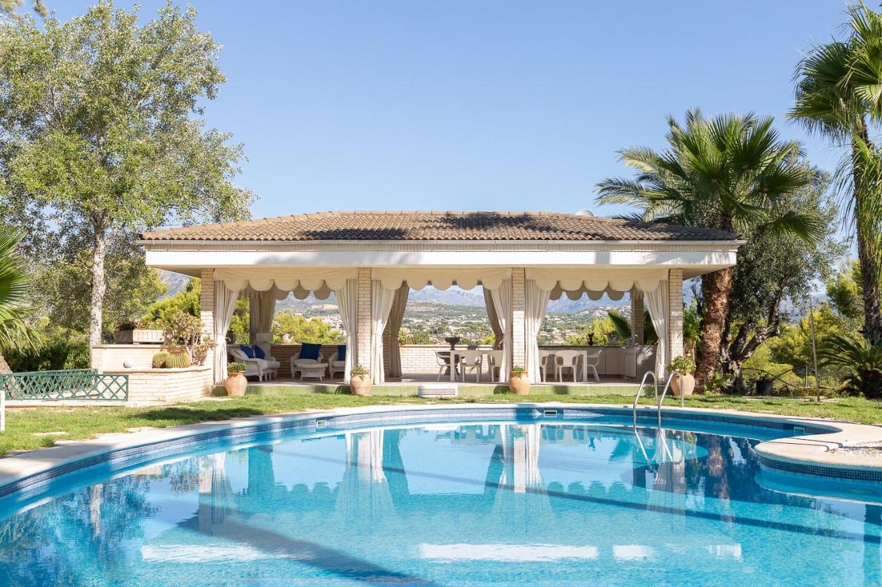 Villa Aldar El Albir Exteriör bild